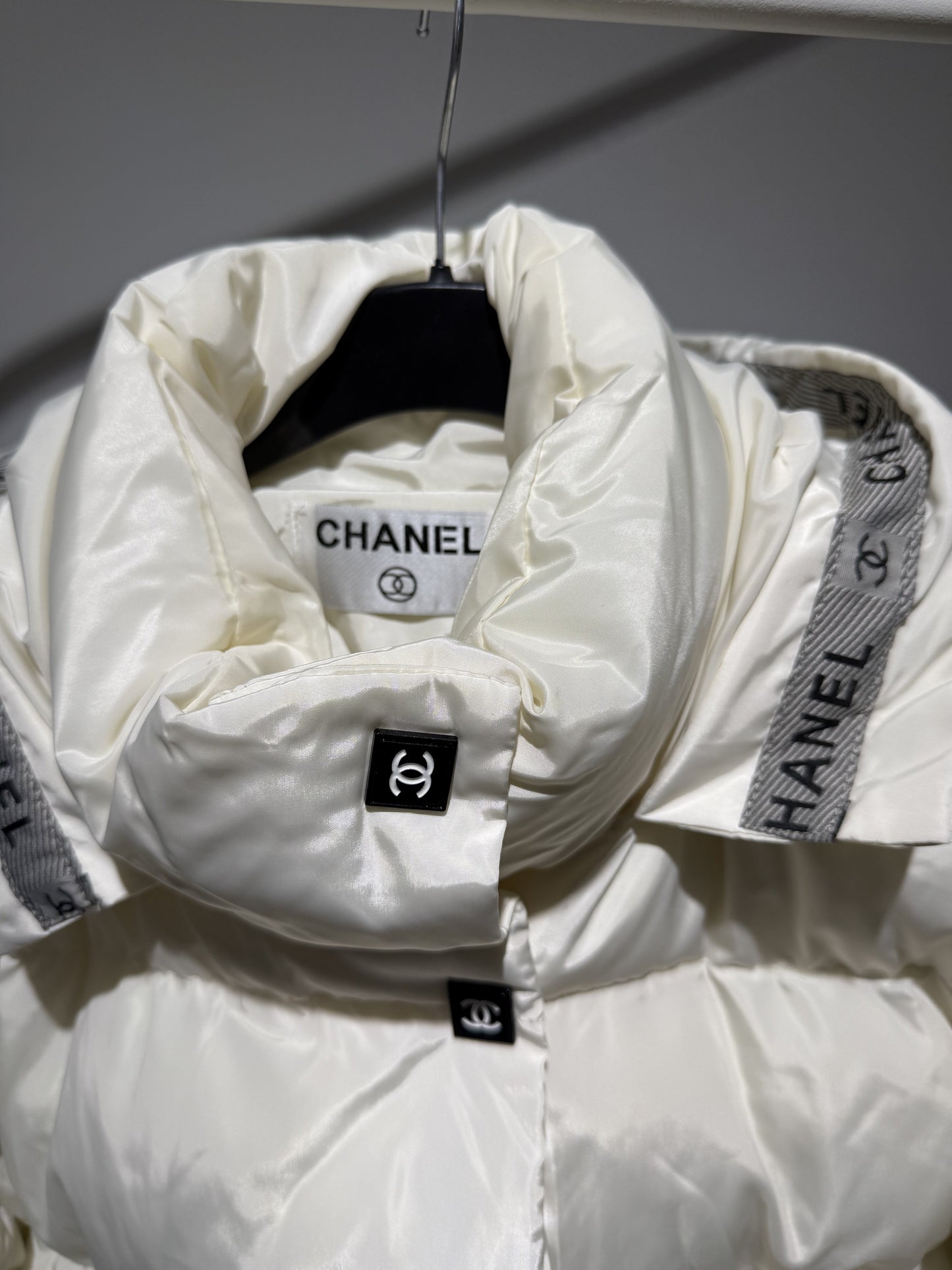 Bomber chany white