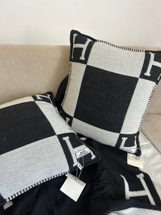 Coppia cuscini black 40x44