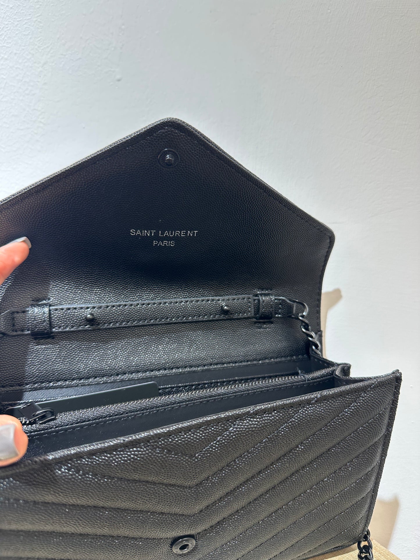 Pochette saint black